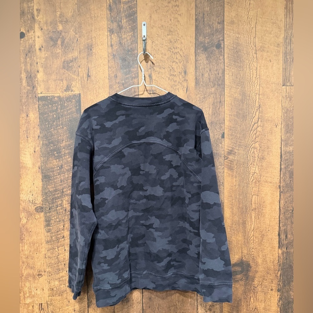 Lululemon Perfectly Oversized Crew
Heritage 365 Camo Deep Coal Multi size 2 EUC - Picture 3 of 4